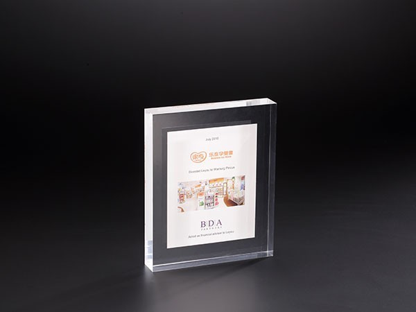亞克力無(wú)縫熱壓展示臺(tái)
